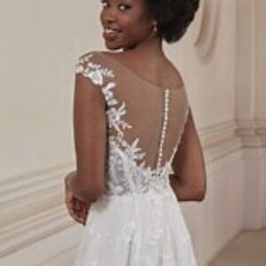 SWEETHEART 11204 BY JUSTIN ALEXANDER  IVORY size 6